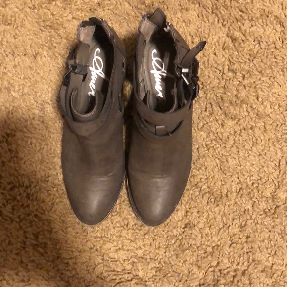 American Rag booties - Picture 2 of 4